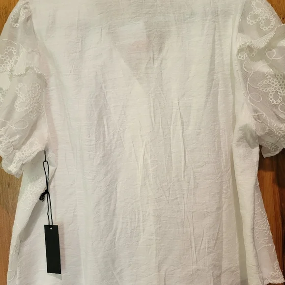 Women's White Lace Top - Picture 11 of 16